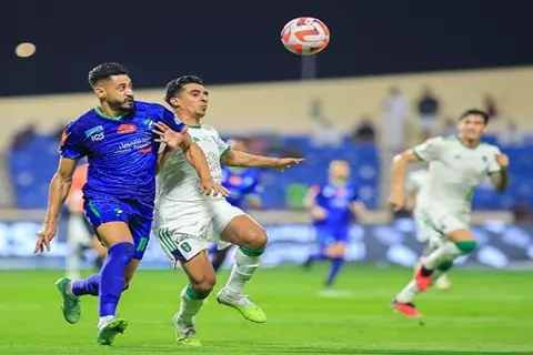 مراد باتنا.. عودة قوية تنقذ أحلام الفتح من الهبوط